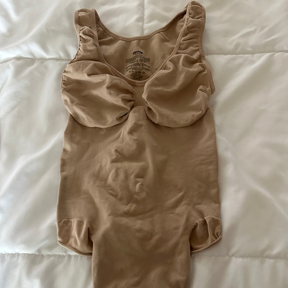 NWOB MED.SKIMS SEAMLESS SCULPT SCOOP MECK BODYSUIT - Picture 6 of 9